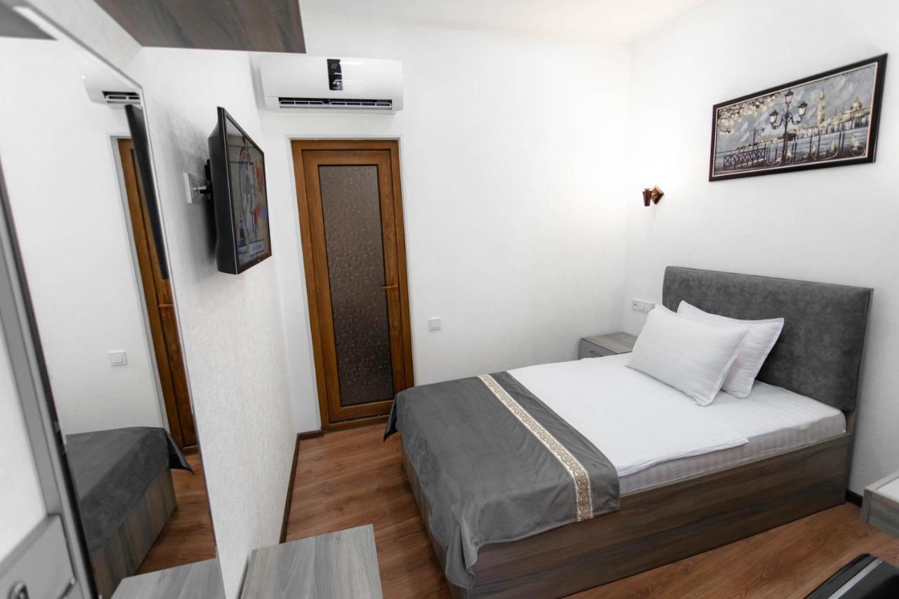Registon Saroy Hotel Samarkand Bagian luar foto